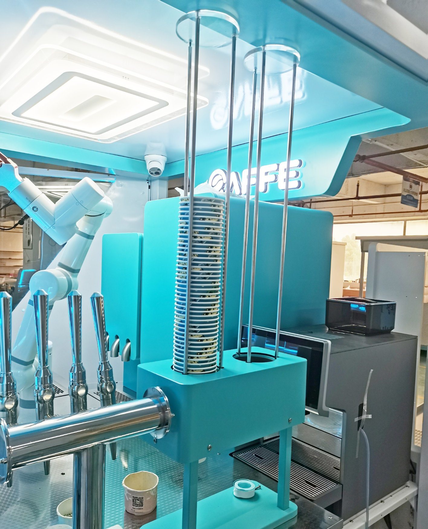 Robotic Arm Grinding Coffee Vending Machine