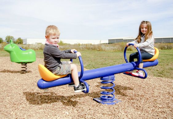 Popular Hot Sale Small Playground Kids Seesaw Plastic Seesaw for Kids